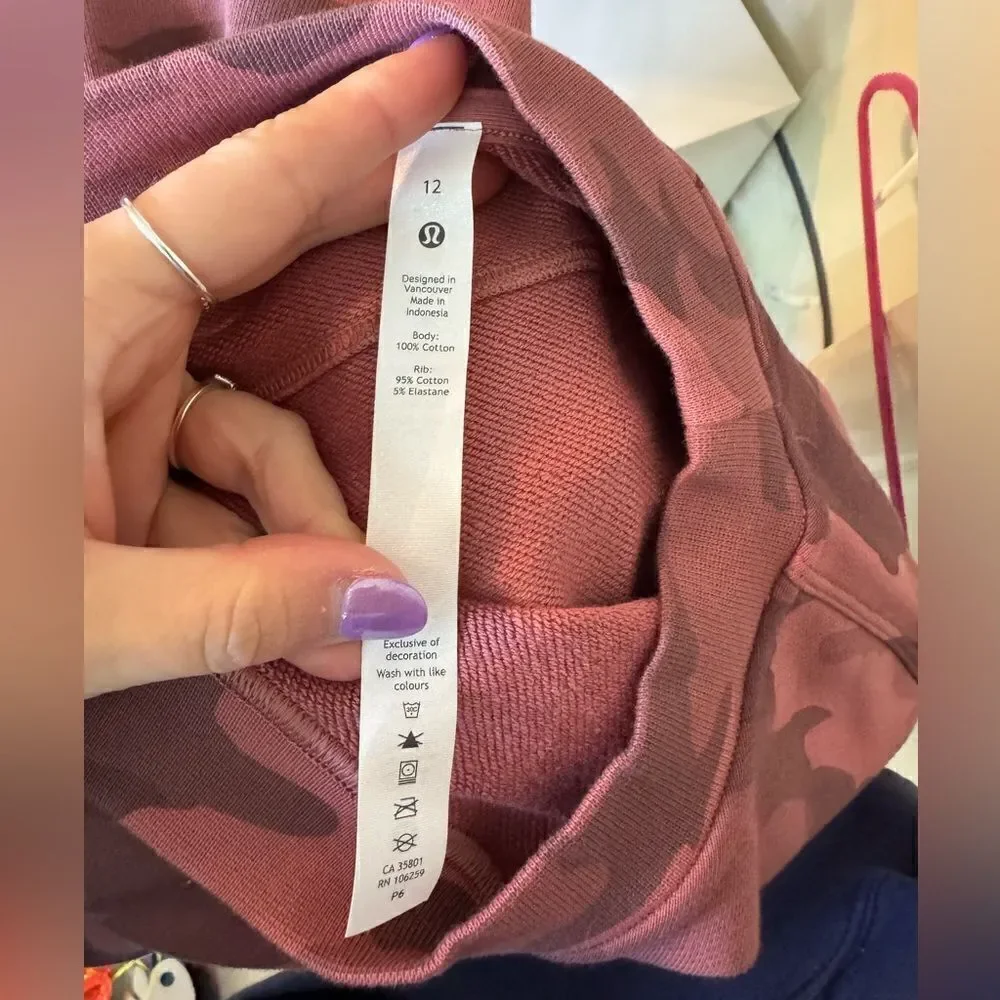 Women’s LuLuLemon Pink Camo Crewneck Sz 12